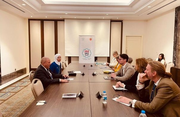 4202616131649685478320